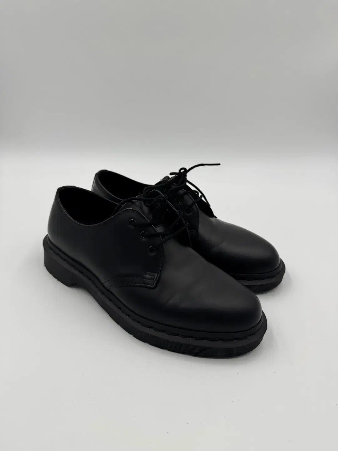 DR. MARTENS