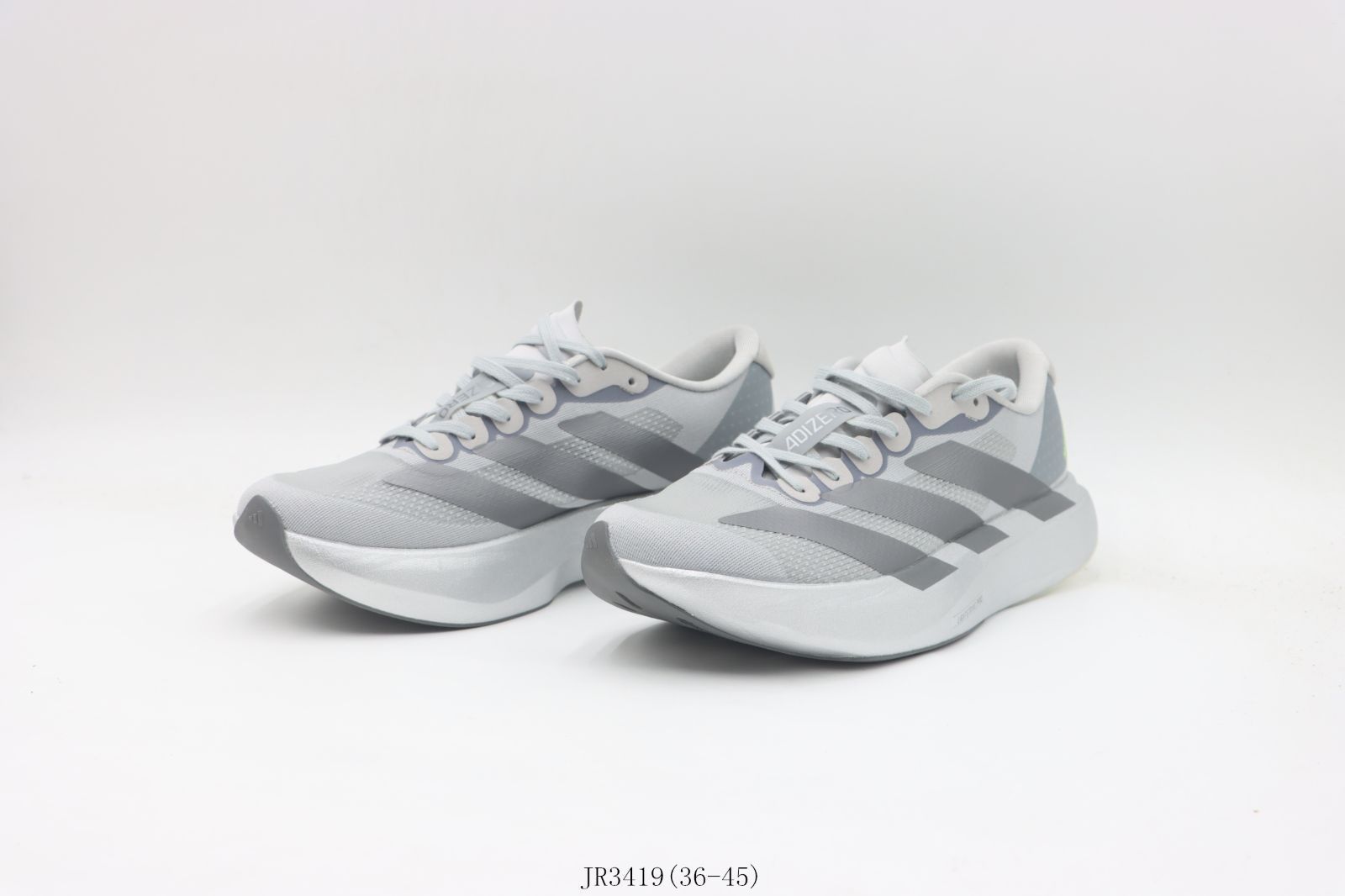 アディダス ランニングシューズ