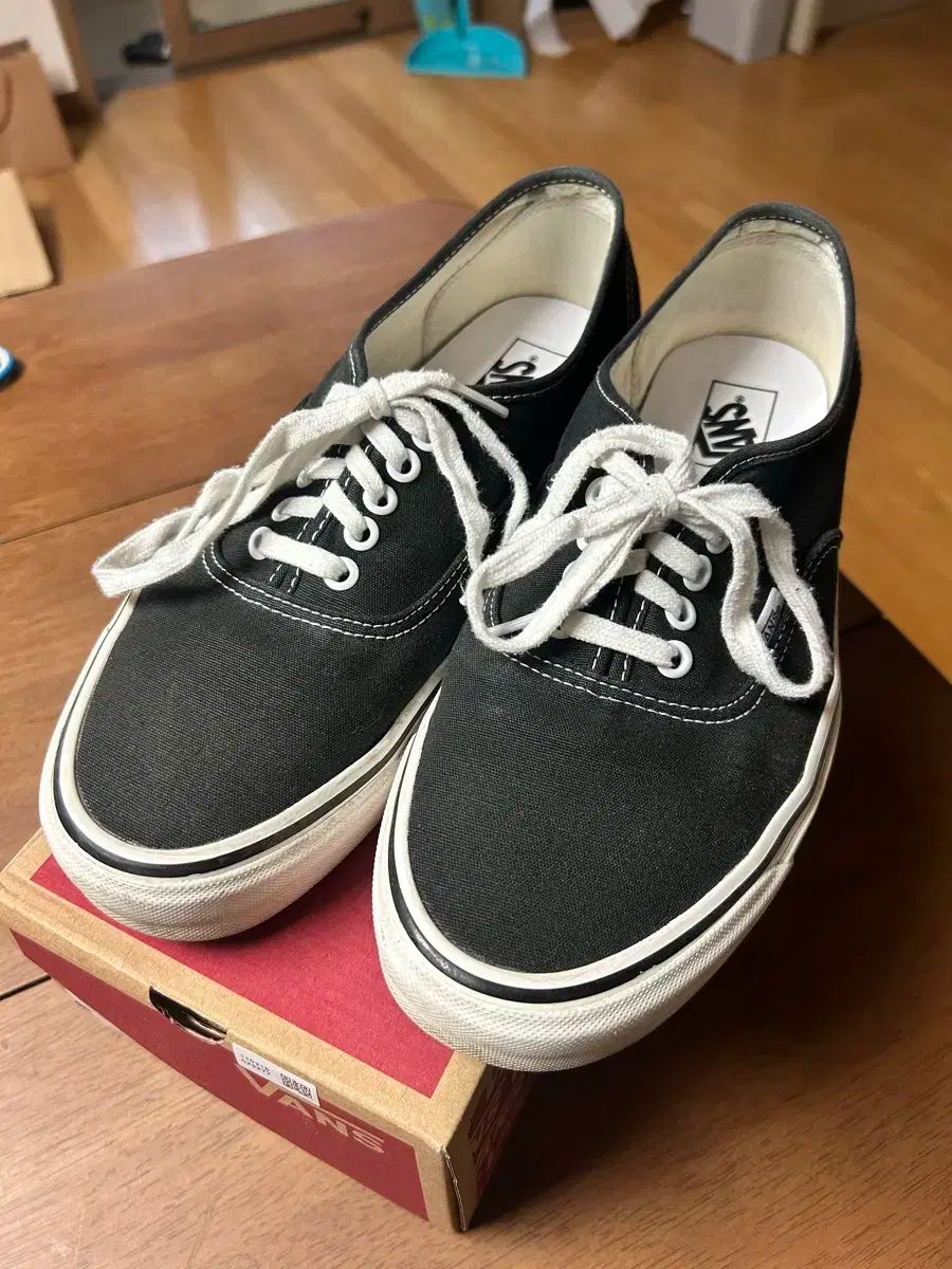 AUTHENTIC（VANS） - 28cm 新品 VANS オーセンティック アナハイム