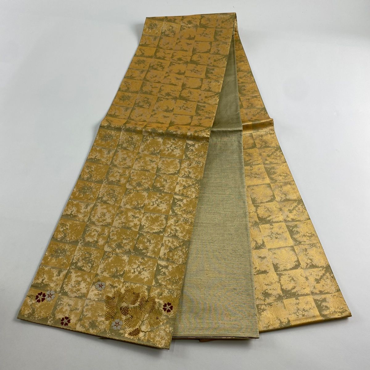 袋帯 美品 秀品 関西仕立て 鎌倉紋 金銀糸 刺繍 金色 お太鼓柄 正絹