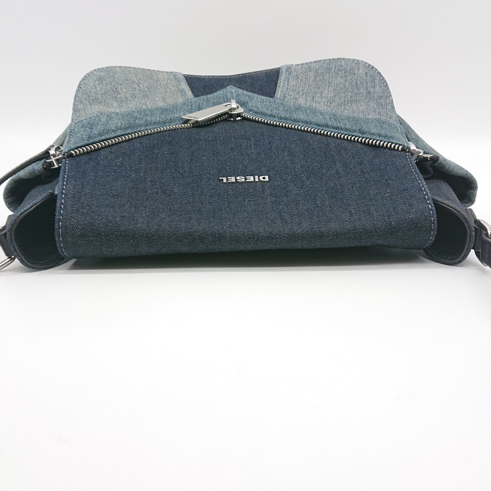 美品 DIESEL ディーゼル ショルダーバッグ メッセンジャーバッグ デニム 美品】DIESEL ディーゼル ショルダーバック デニム ブルー