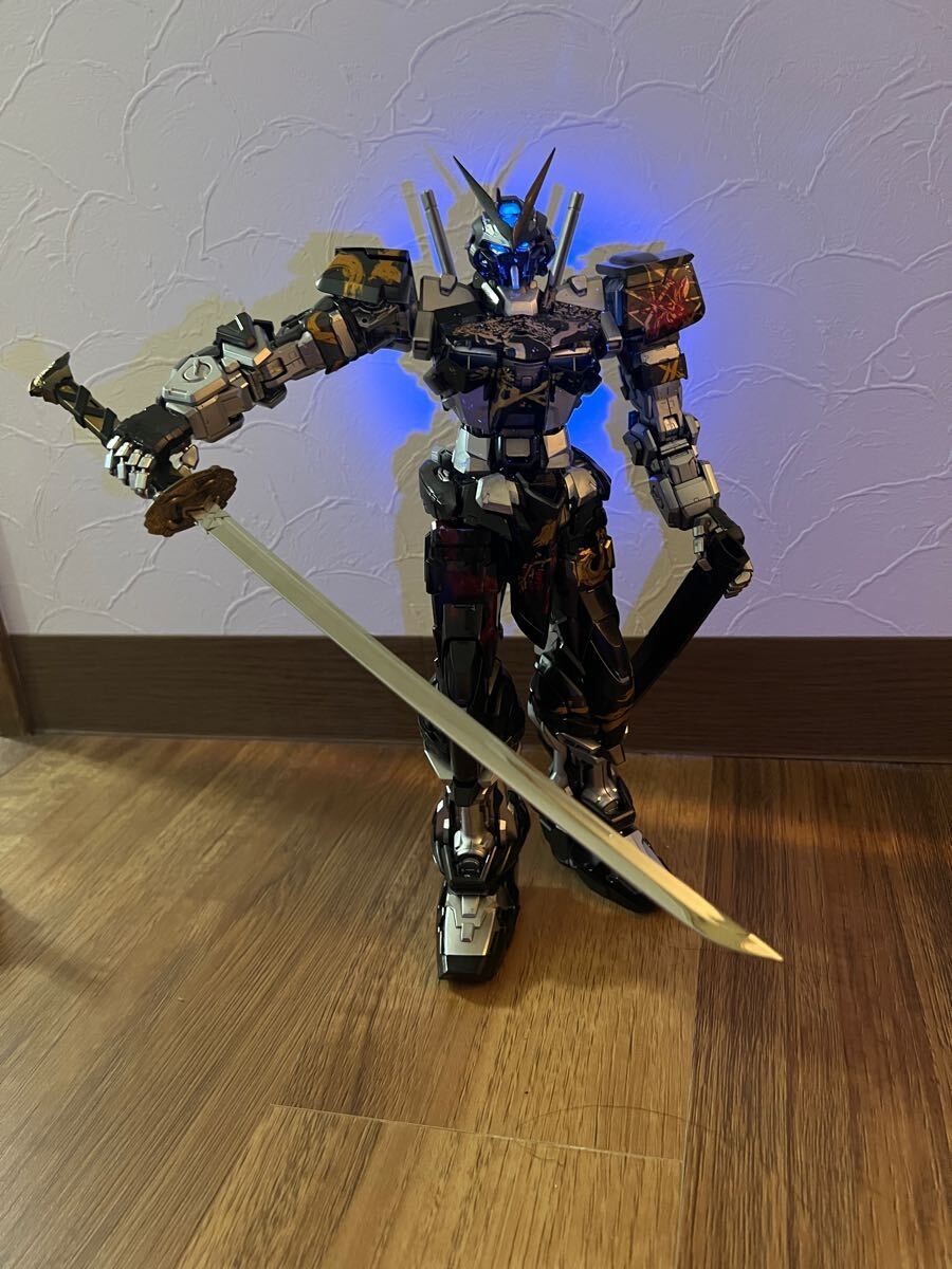 PG 1/60 アストレイ　〜和〜　漆塗り風　塗装完成品 和〜 PG 1/60 ガンダムアストレイ【漆塗り風塗装】完成品 - メルカリ