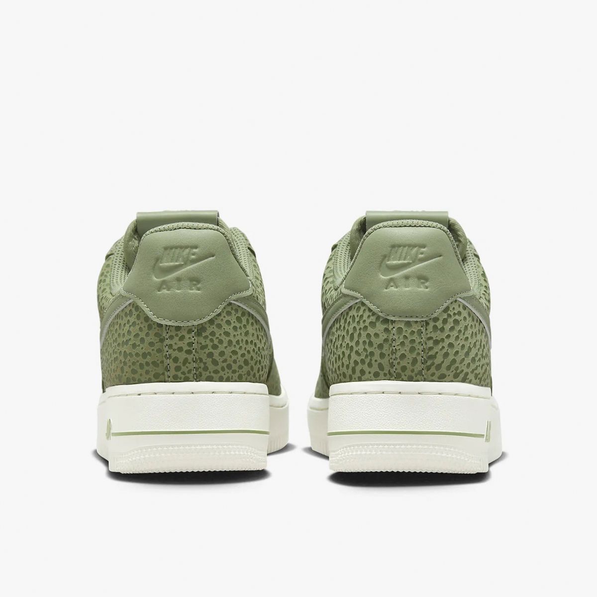 [ナイキ] エア フォース 1 '07 プレミアム [W AIR FORCE 1 '07 PRM] セサミ/ライトボーン/オイルグリーン FV6519-200 ナイキ] エア フォース 1 '07 プレミアム [W AIR FORCE 1 '07 PRM