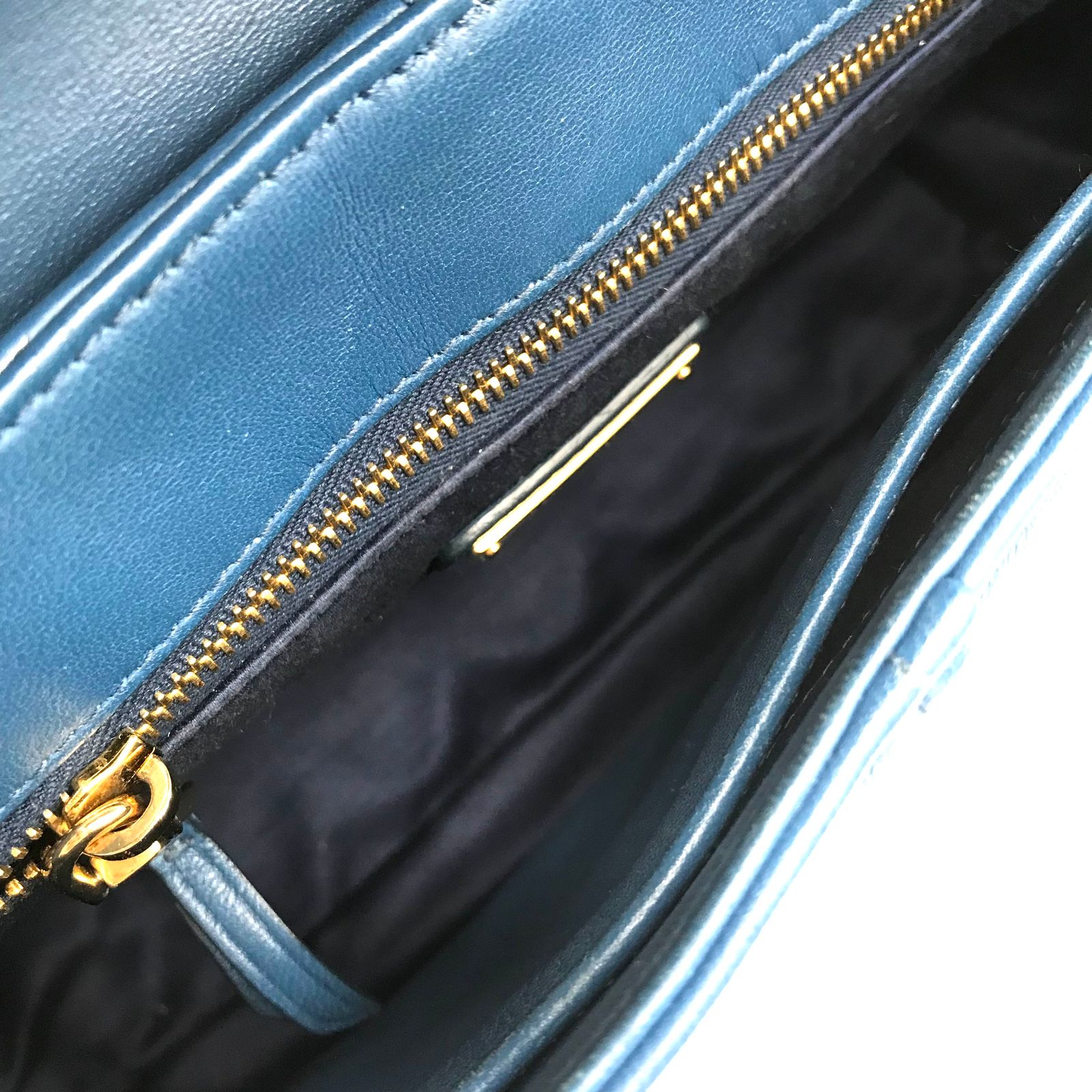 良品 MiuMiu ミュウミュウ ロック金具 マテラッセ レザー チェーン ショルダー バッグ ブルー a2517 MIU MIU - 良品 MiuMiu ミュウミュウ ロック金具 マテラッセ レザー