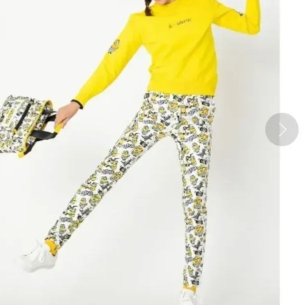 美品】アルチビオ ミニオン コラボ ゴルフパンツ - メルカリ