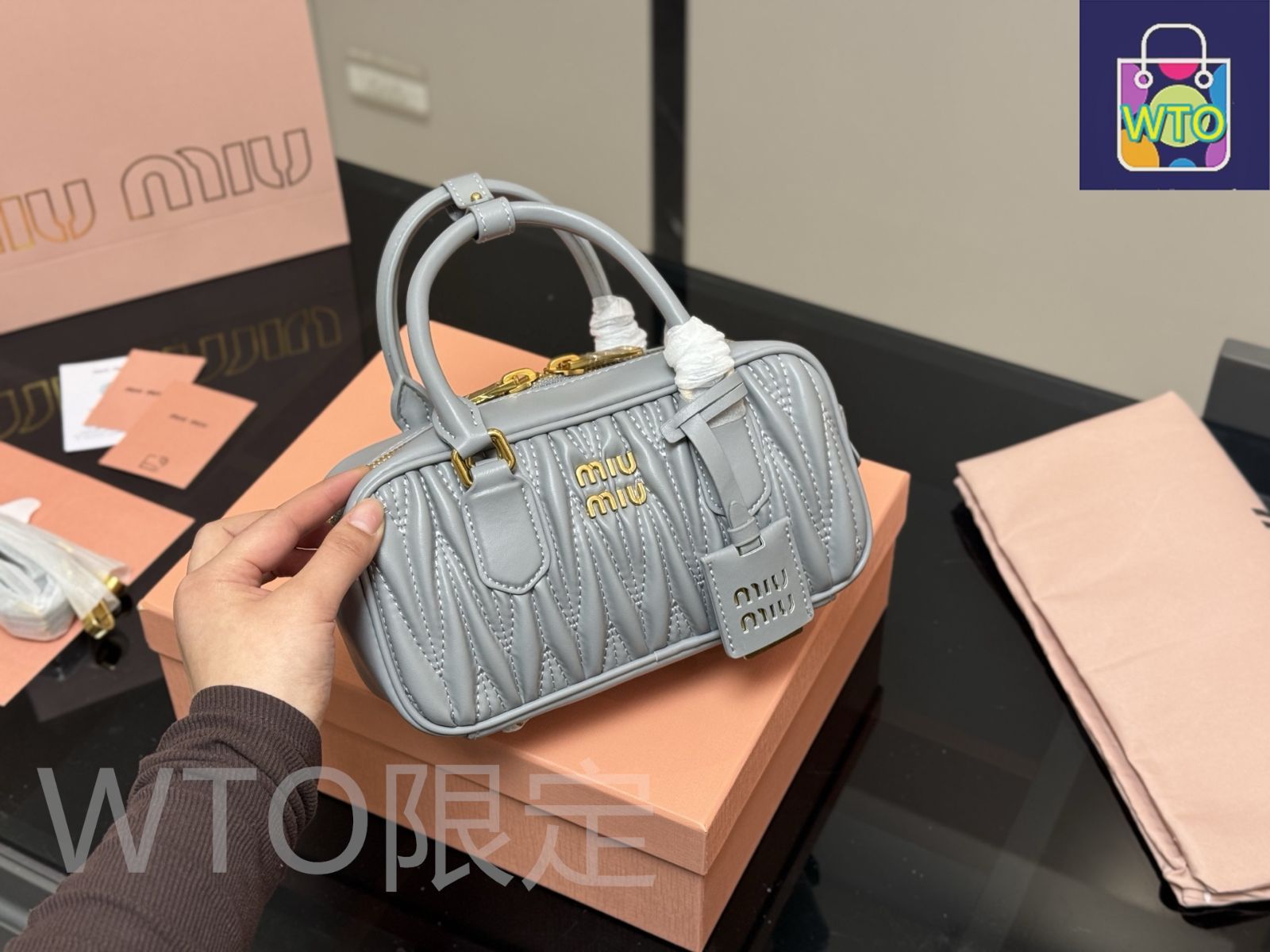 7月6まで 限定値下miumiu ボウリングバッグ　ブラック ブラック レザー ボー バッグ | Miu Miu