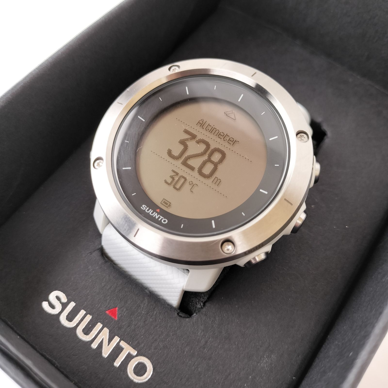 冒険心を刺激する✨】 SUUNTO TRAVERSE スマートウォッチ GPS 冒険心を刺激する✨】 SUUNTO TRAVERSE スマートウォッチ GPS