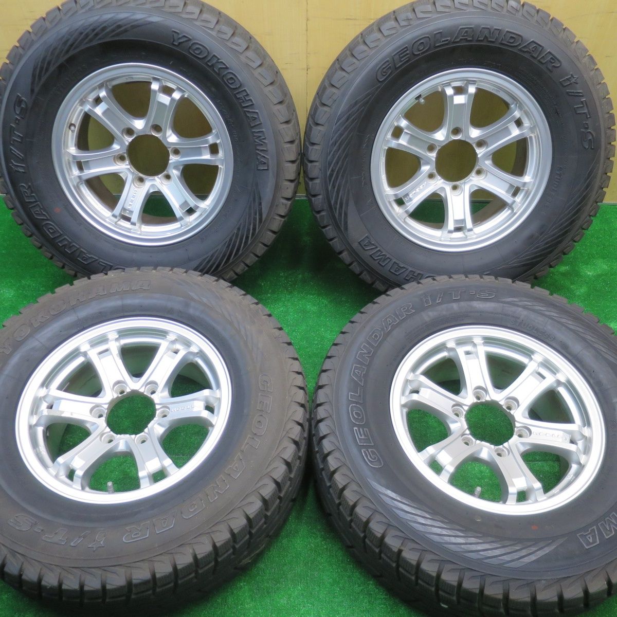 バリ溝！キレイ！9.5分☆KEELER 265/70R16 スタッドレス ヨコハマ 