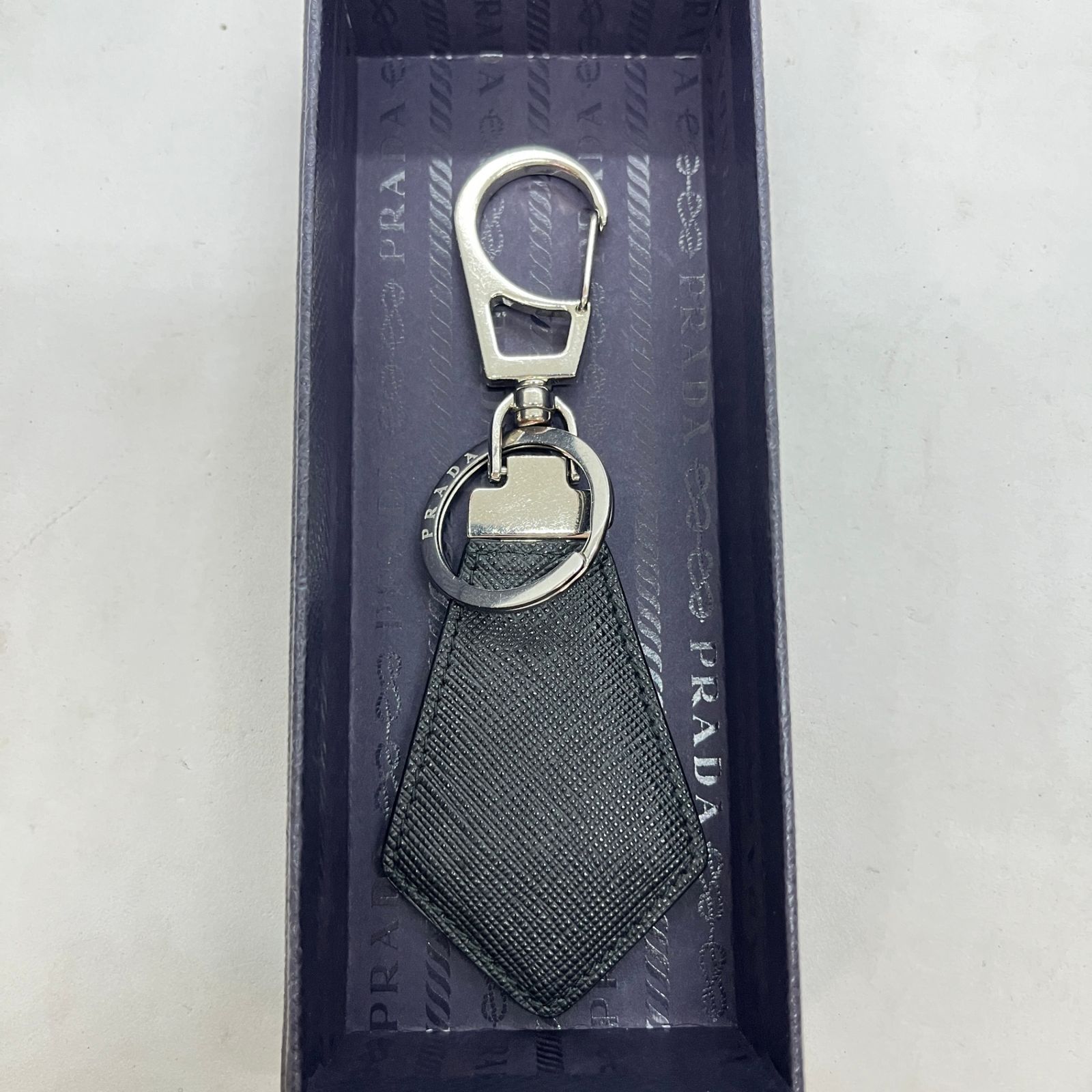 PRADA プラダ キーリング キーホルダー 2PP041黒 ブラック 三角 PRADA プラダ キーリング キーホルダー 2PP041黒 ブラック 三角
