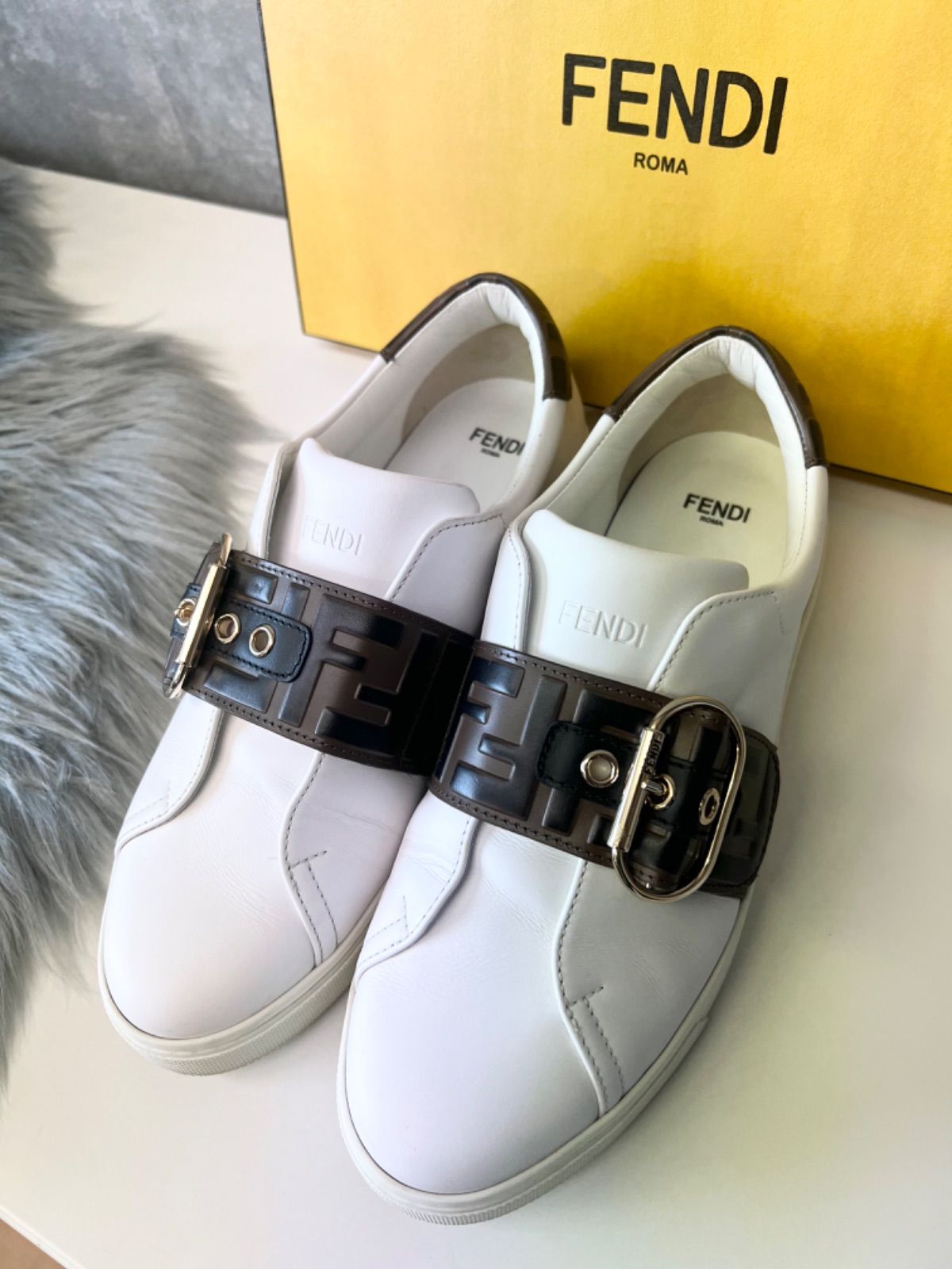 FENDI レザースニーカー - メルカリ