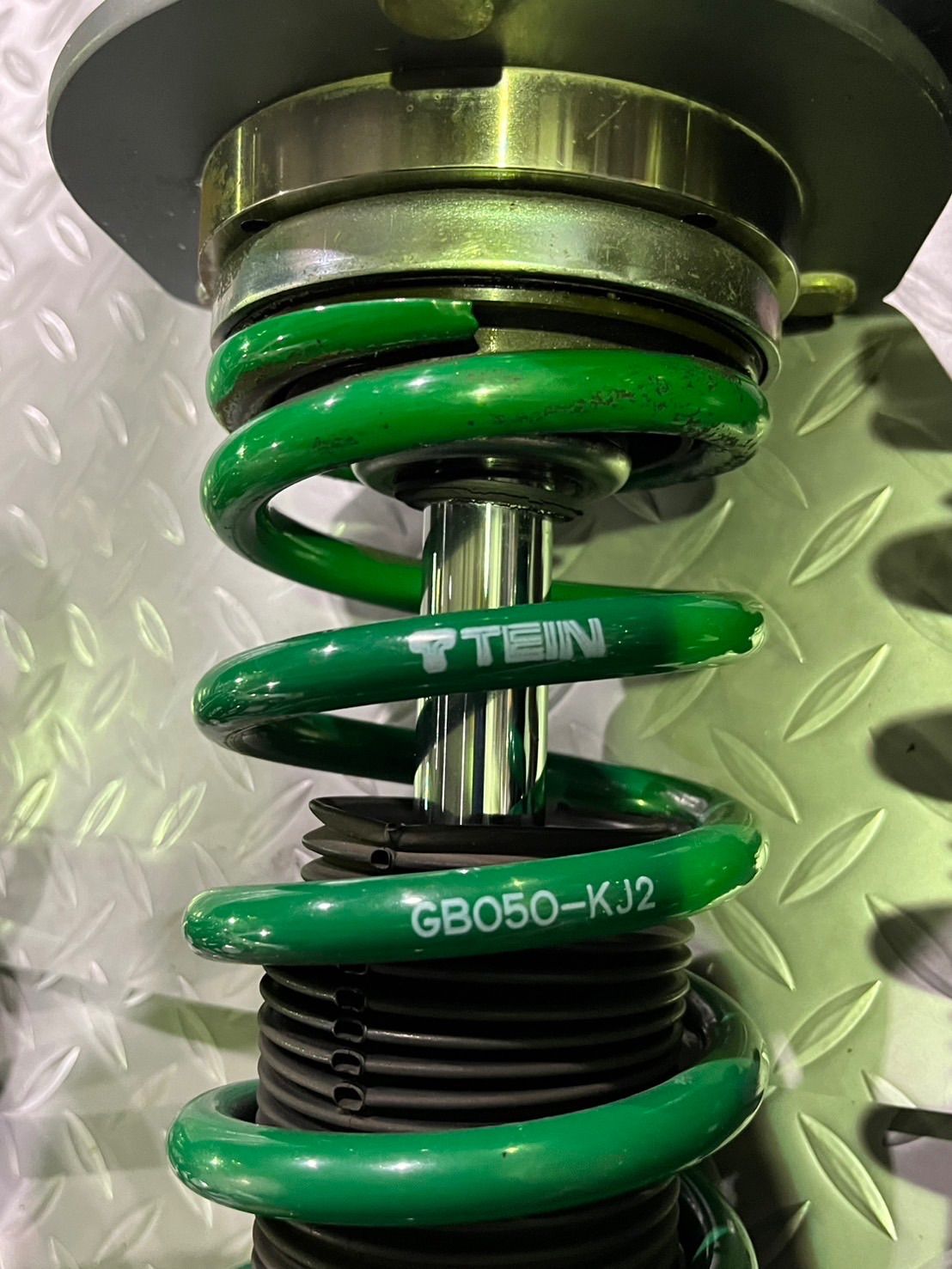 ZRR70 ノア ヴォクシー テイン TEIN車高調 フルタップ ベーシック