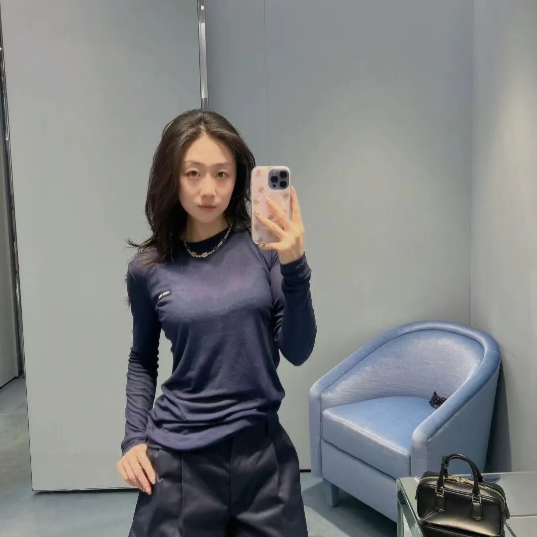 24新しいMiumiuミュー/新しい✓✓✓薄手の日焼け止め長袖女性用T 