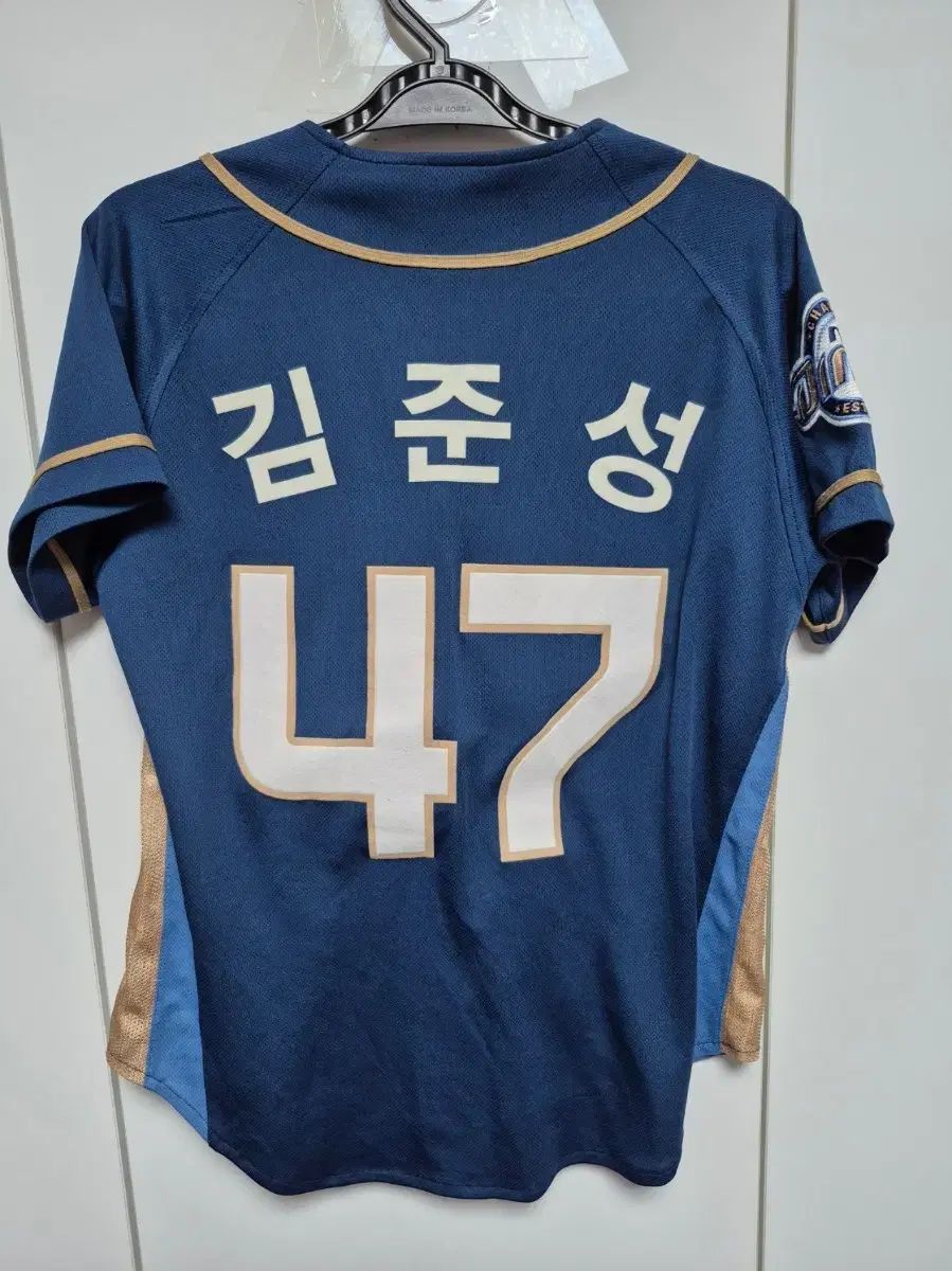 ブランド古着！日本製 KARL HELMUT インディアン 刺繍 ベスト ジレ ブランド古着！日本製 KARL HELMUT インディアン 刺繍 ベスト ジレ