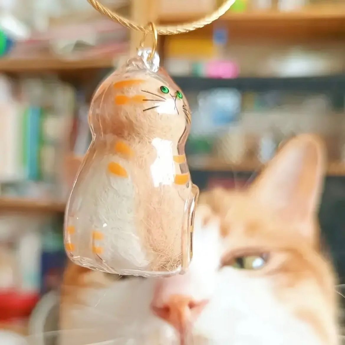 猫の毛玉収納キーホルダー 茶トラ（背中模様有り） 猫の毛玉キーホルダー茶トラ｜Yahoo!フリマ（旧PayPayフリマ）