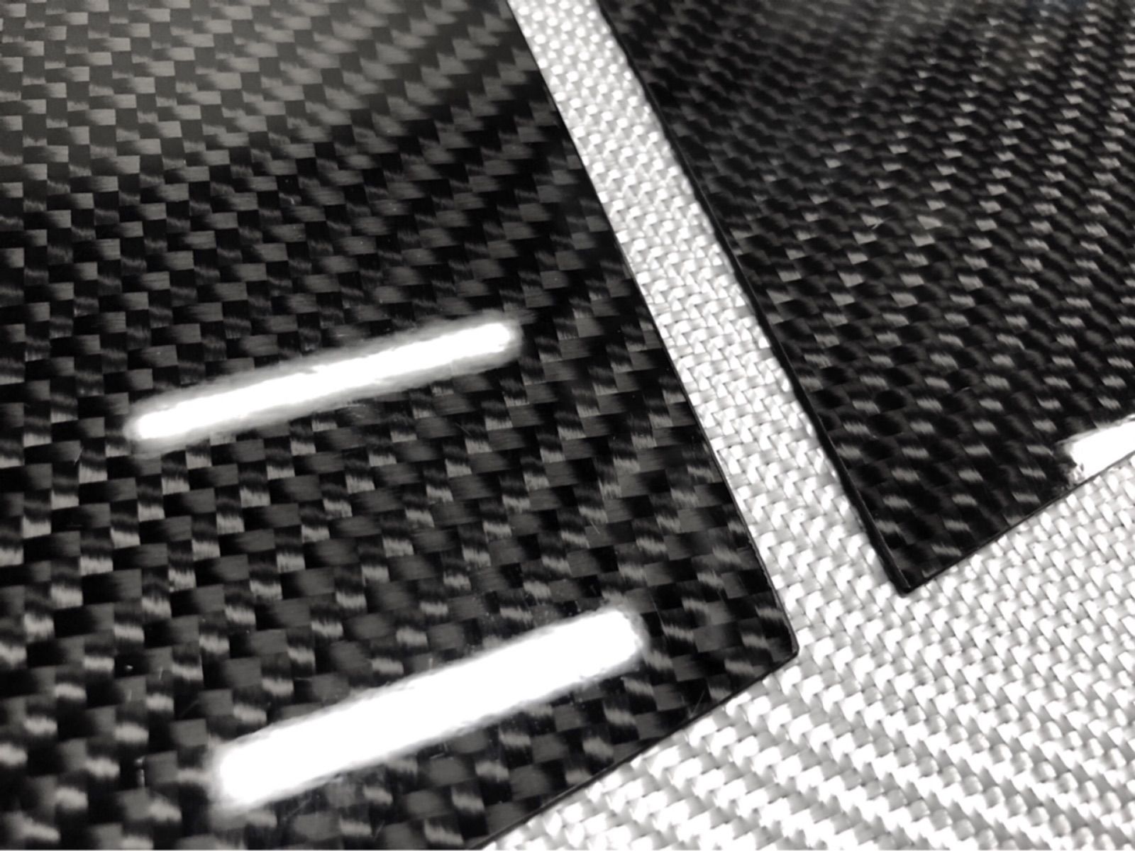 E12 ノート【リアルカーボン／綾織りブラック】ピラーガーニッシュ E12 ノート【リアルカーボン／綾織りブラック】ピラーガーニッシュ