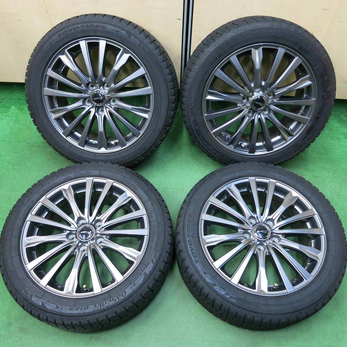 送料無料* バリ溝！22年！キレイ！9.5分以上☆スタッドレス 215/50R17 