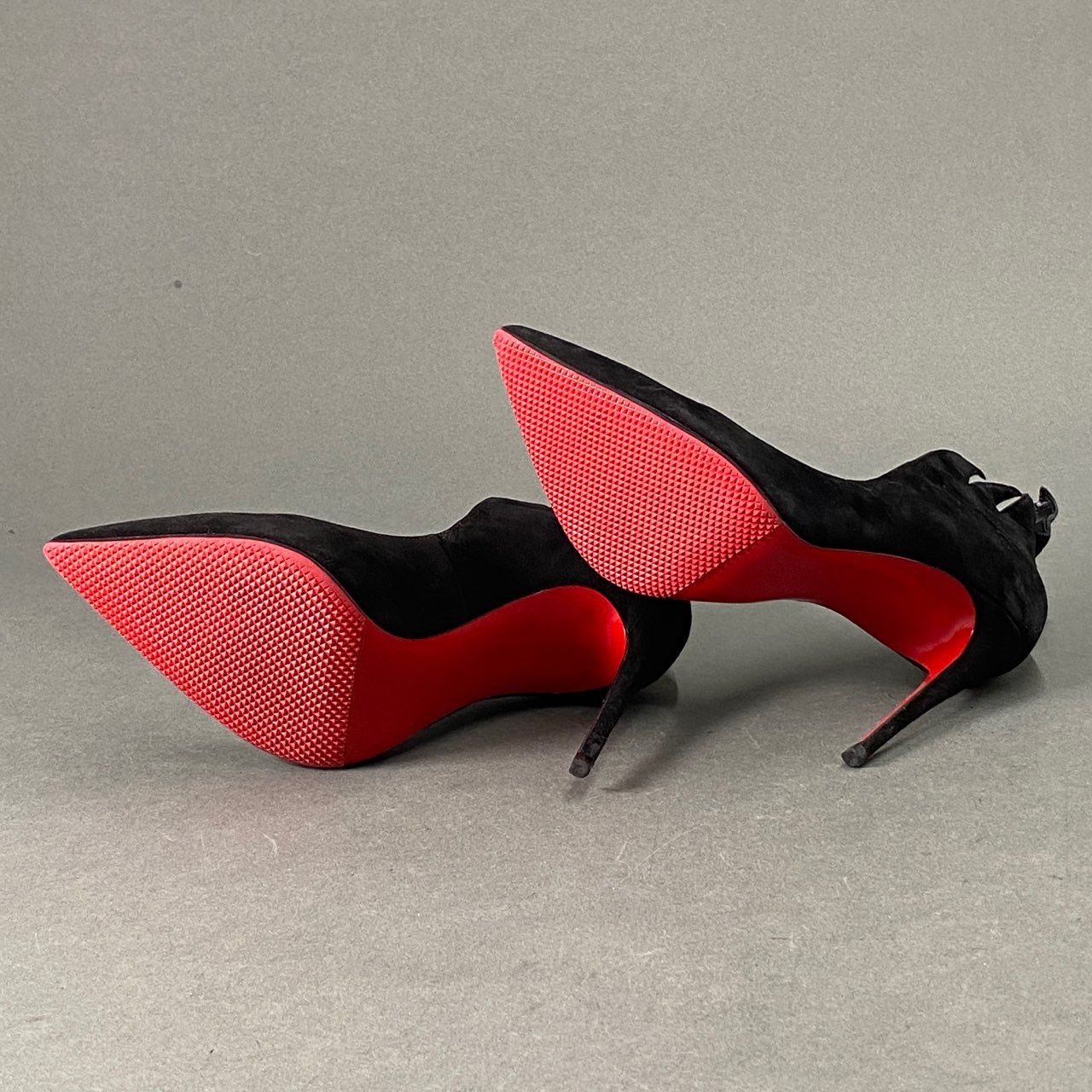 2L25《伊製》Christian Louboutin クリスチャンルブタン