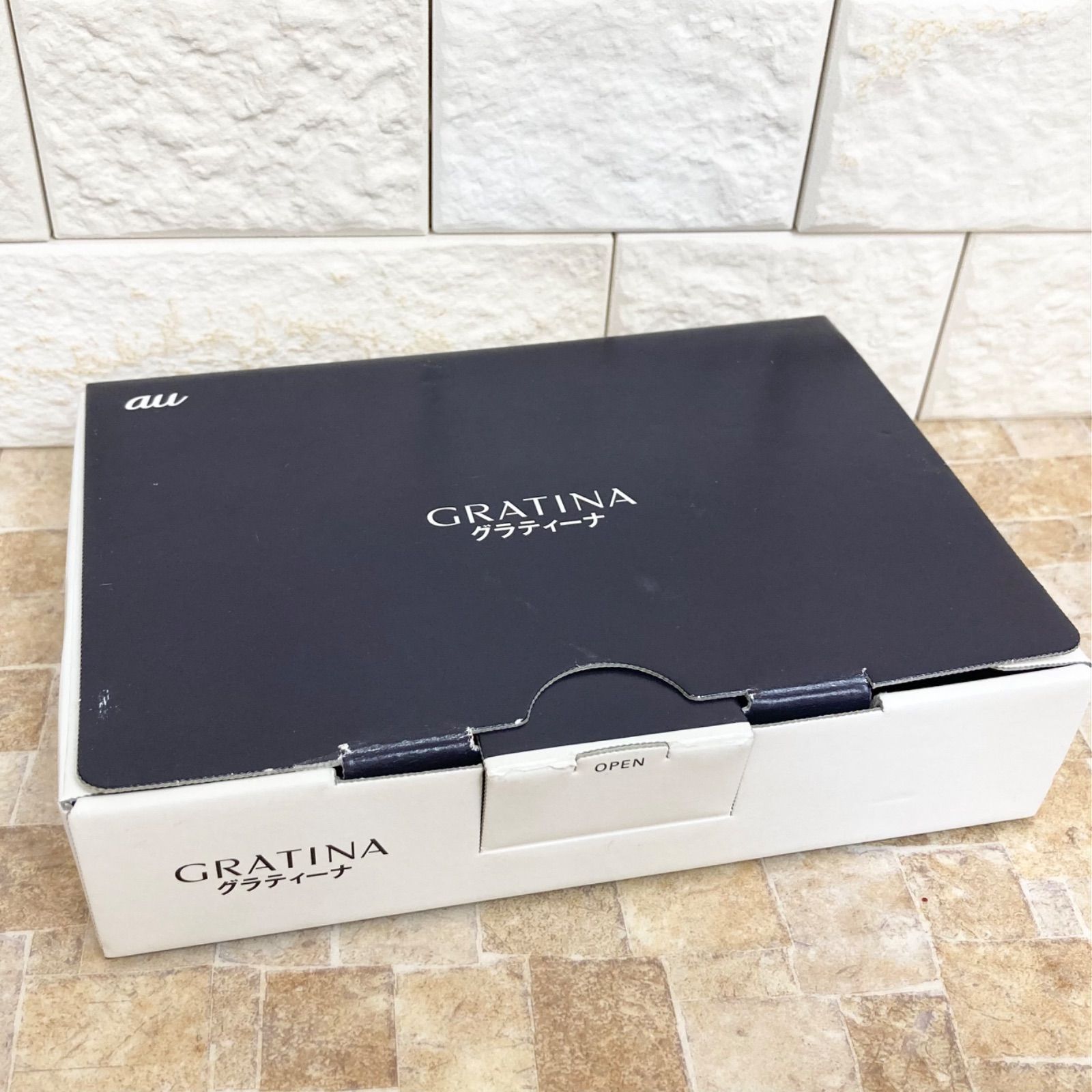 初期化 動作確認済】GRATINA グラティーナ KYF37SKA ネイビーブラック