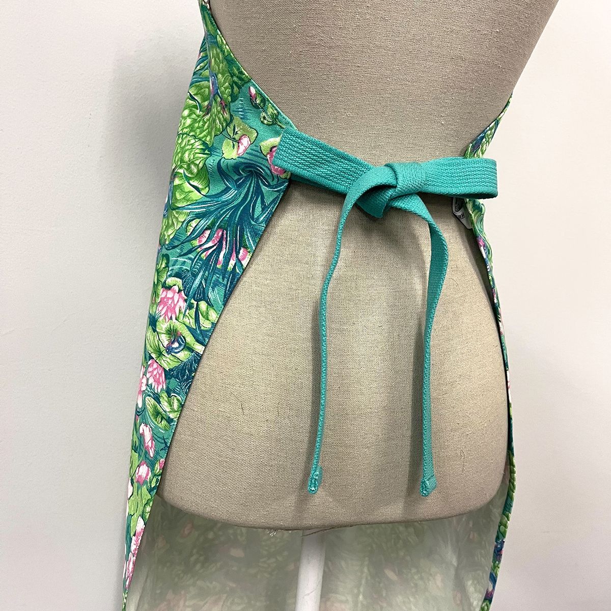 美品 HERMES エルメス エプロン コットン カエル柄 グリーン - メルカリ