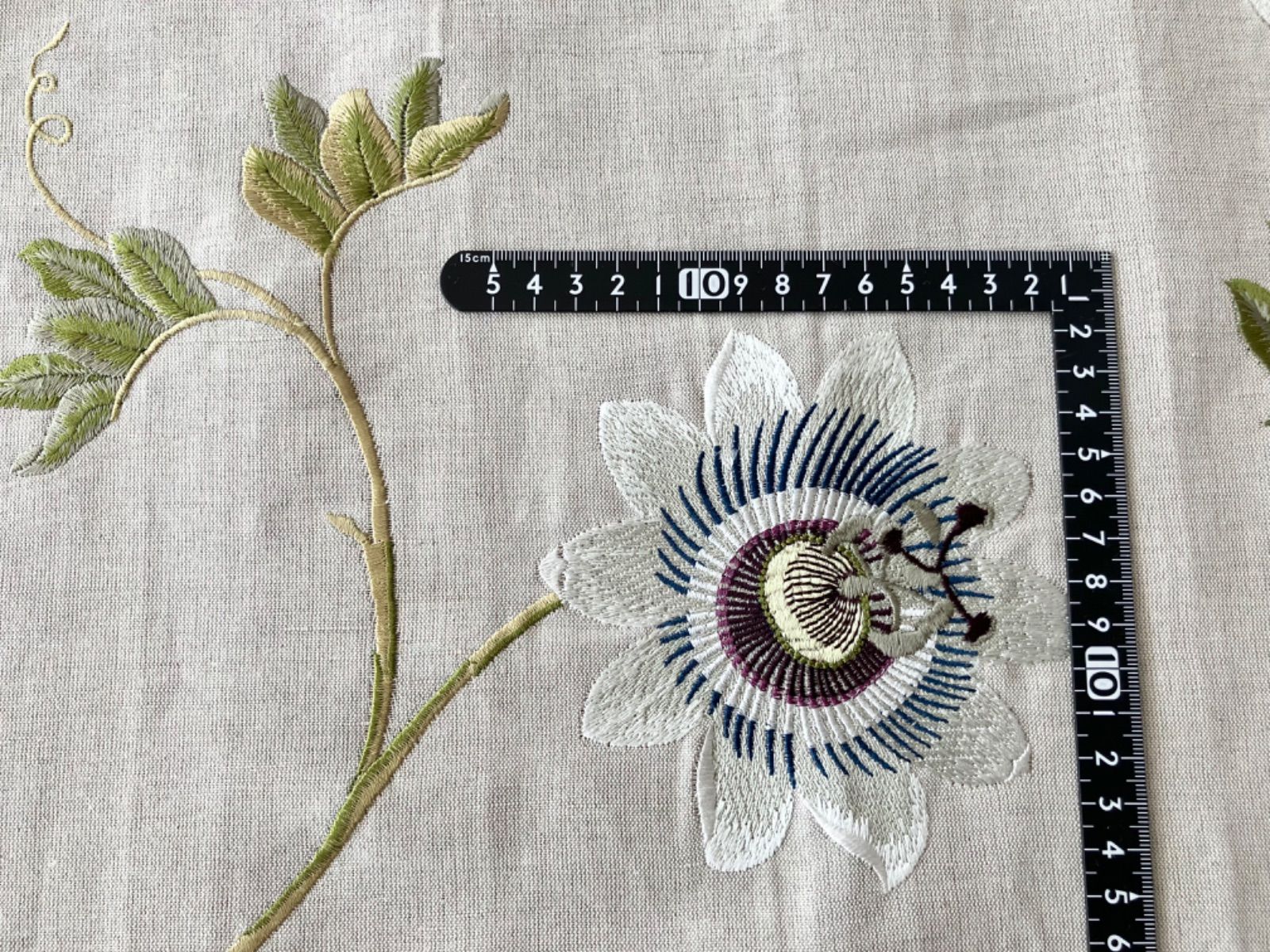 1m 【サンダーソン】ジヴェルニー(Giverny)/シルク刺繍生地/AQ 1m サンダーソンジヴェルニー(Giverny)⁄シルク刺繍生地⁄AQ