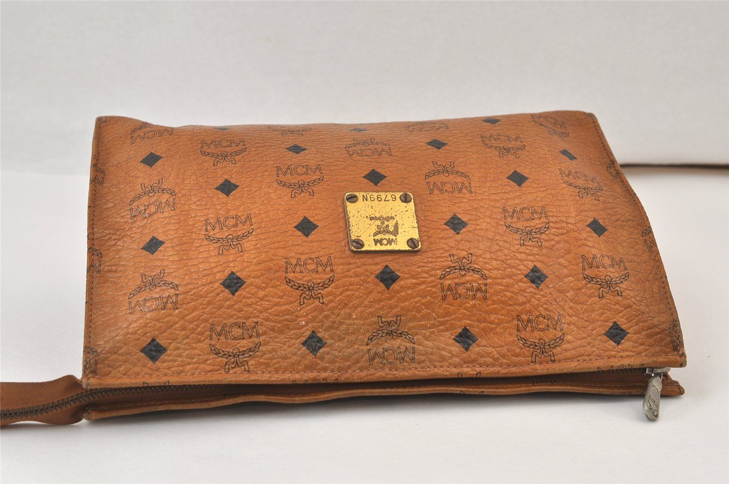 MCM クラッチバッグ 赤 エムシーエム MCM クラッチバッグ 赤 エムシーエム