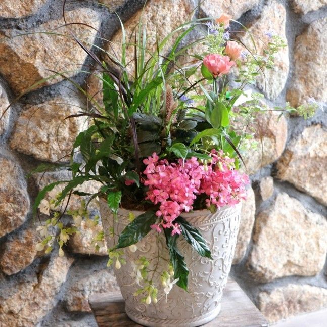 当店オリジナル 秋の草花のエレガントスタイル寄せ植え 現品１９０