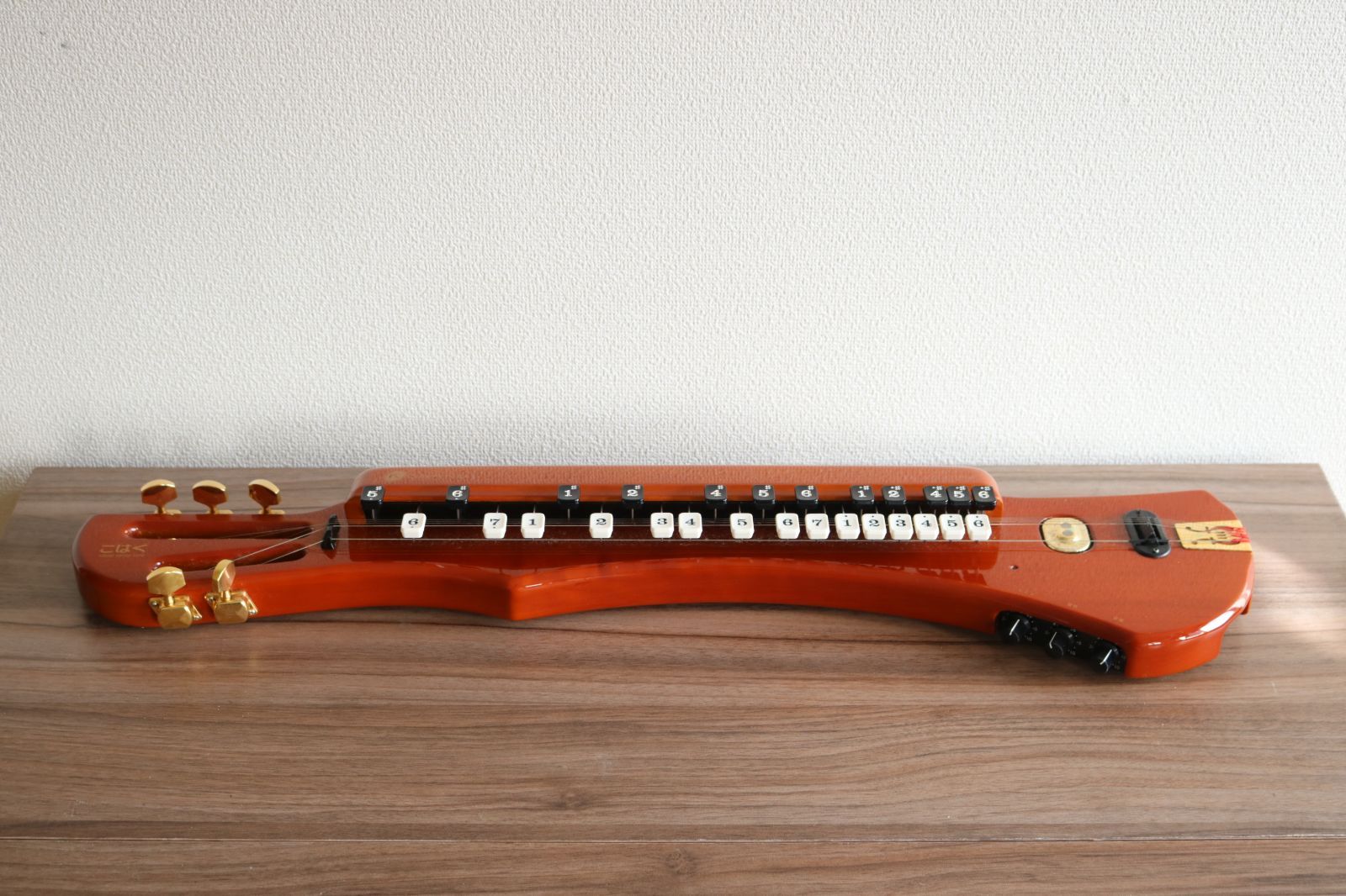 鈴木楽器 電気大正琴 こはく ソプラノ SUZUKI / スズキ ケース付き