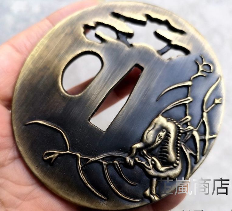 日本刀装具　刀鍔　合戦の図　銅地　細工　金銀メッキ　刀剣美術　武道具 Amazon.co.jp: XG92 日本刀装具 金雉の図 刀鍔 銅地 細工 絵金銀