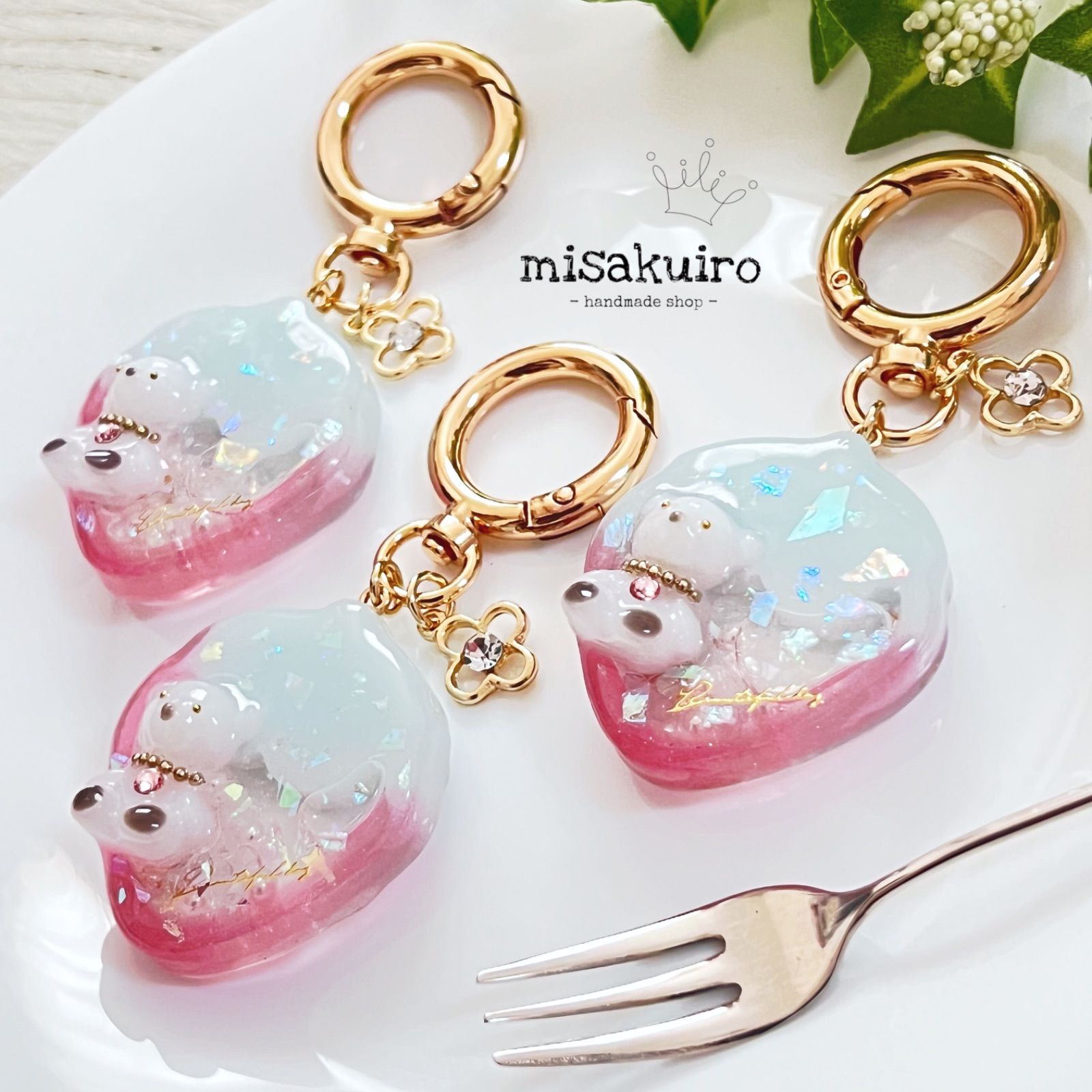 いちご*ゆめいろくまちゃんシェイカーキーホルダー】レジン いちご*ゆめいろくまちゃんシェイカーキーホルダー】レジン