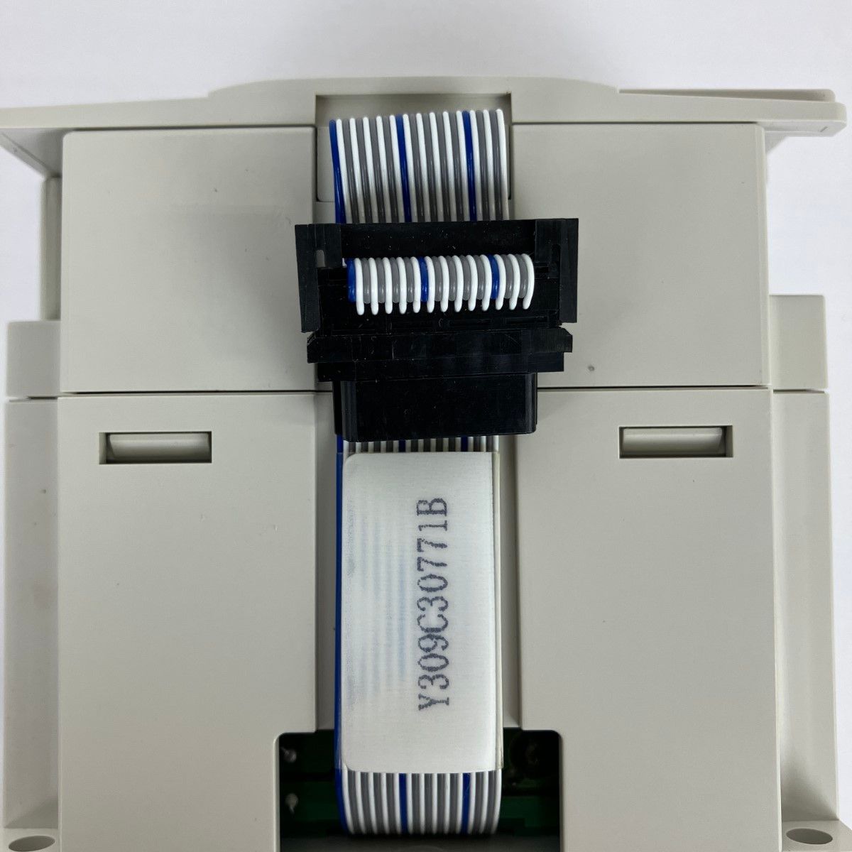 ЗЗMITSUBISHI ミツビシ シーケンサ 取説 外箱付 FX3U-64CCL ホワイト  