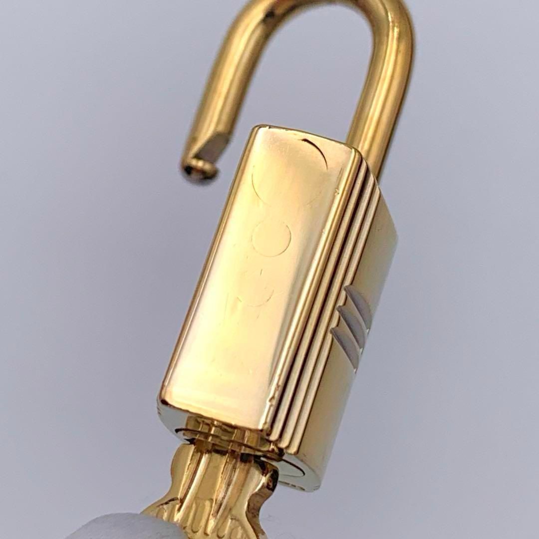 HERMES エルメス カデナ　24Kメッキ　No.111　111番　鍵付き エルメス カデナ 24Kメッキ No.111 111番 鍵付き カデナキー