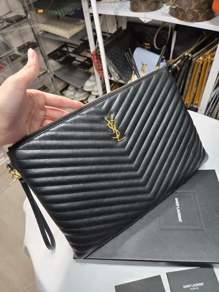 Yves Saint Laurent イヴサンローラン クラッチ Vintage Yves