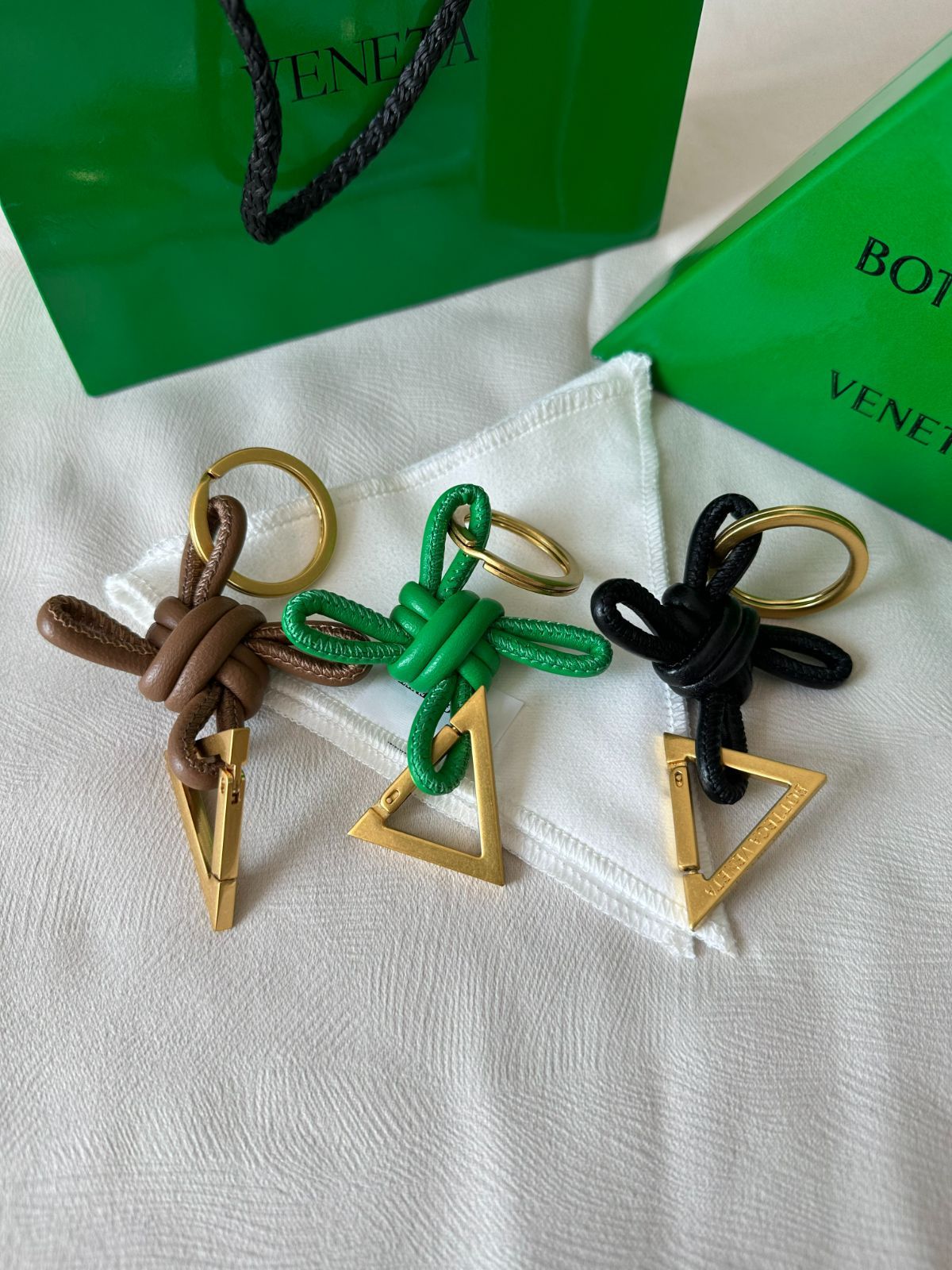 Bottega Veneta クローバー型キーホルダー Bottega Veneta クローバー型キーホルダー メンズ