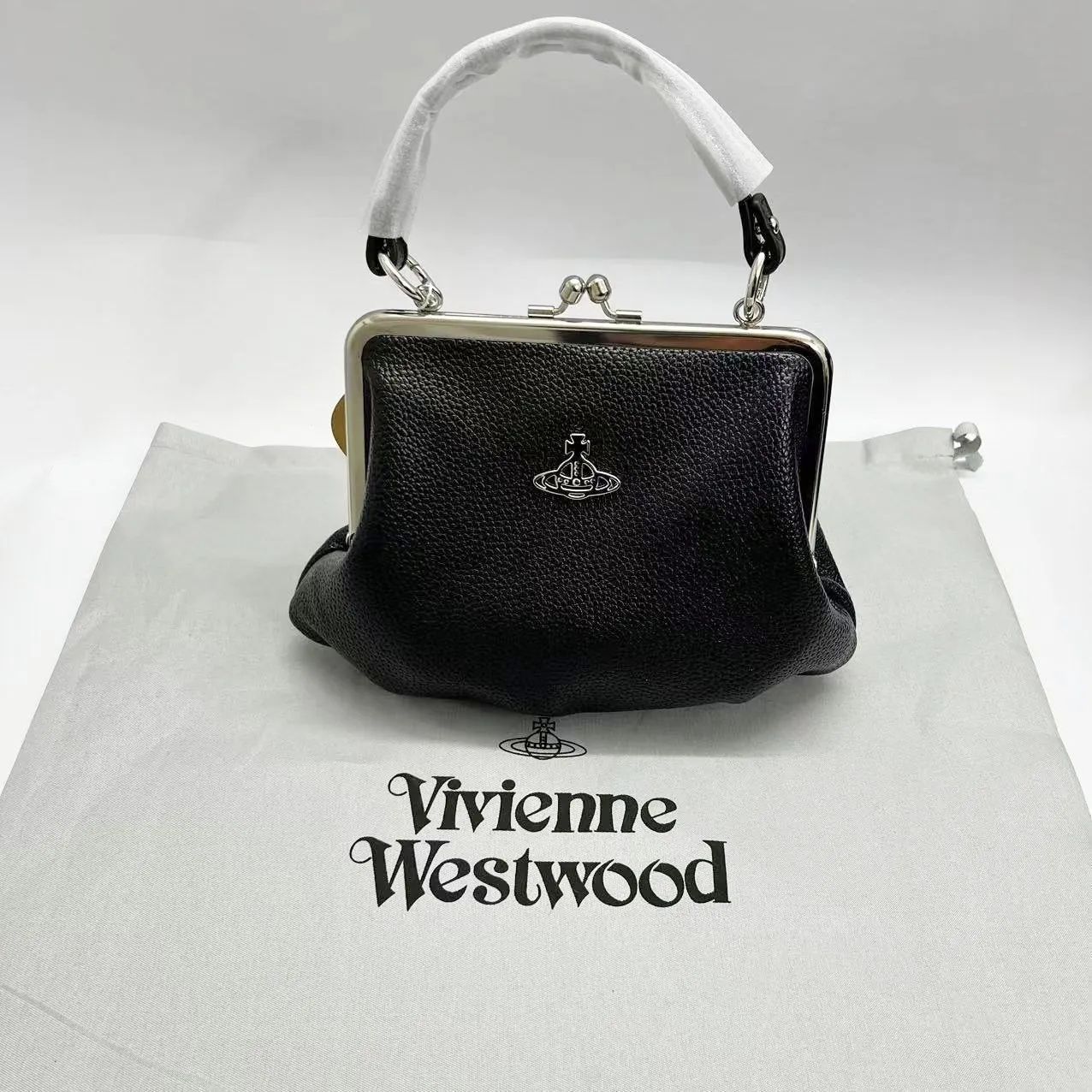 楽天市場】Vivienne Westwood ヴィヴィアンウエストウッド ショルダーバッグ BETTY MINI ベティ 48030002W  L003T レディース レザー ミニハンドバッグ チェーン オーブ 鞄 N401/BLACK : インポートセレクトmusee