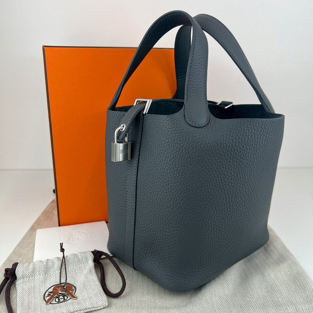 新品未使用 Hermès エルメス Picotin Lock PM ピコタンロック18 新品未使用 Hermès エルメス Picotin Lock PM ピコタンロック18