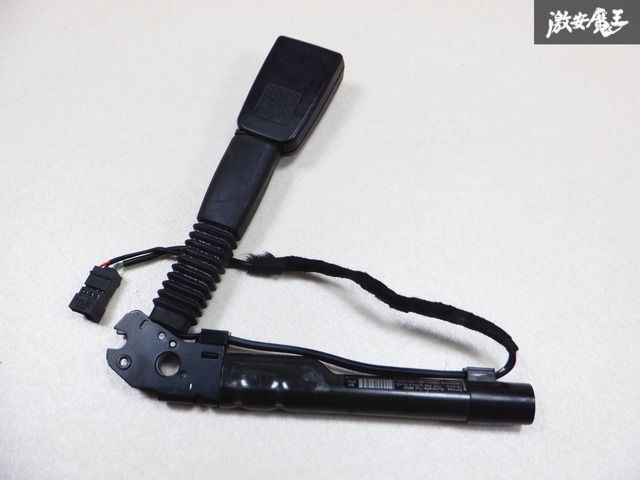 !! BMW 純正 E87 118i フロント シートベルト キャッチャー ベルトキャッチ 右 RH 単体 棚2L2