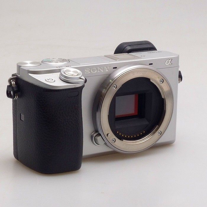 中古】(ソニー) SONY α6400 ダブルズームレンズキツト シルバー 中古品