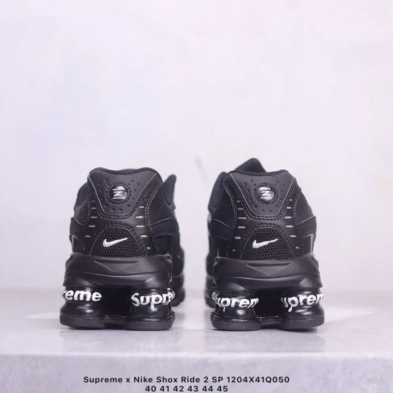 数量限定】希少 Supreme x Nike Shox デザイナーコラボ シュプリーム x ナイキ コラボ コラボシューズ - メルカリ