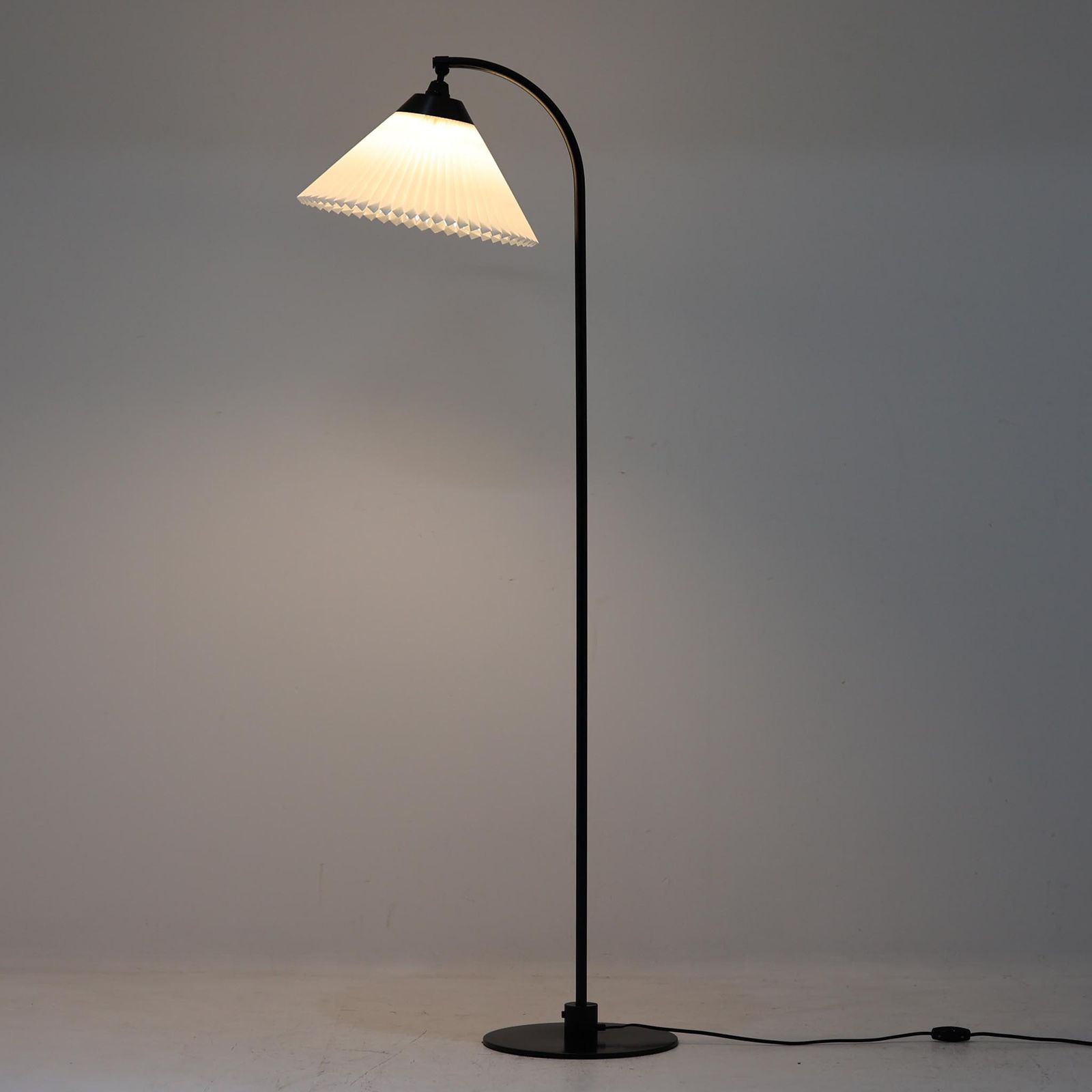 Flemming Agger フロアランプ 368 高さ145cm Le Klint フレミング アガー レ クリント DK18749