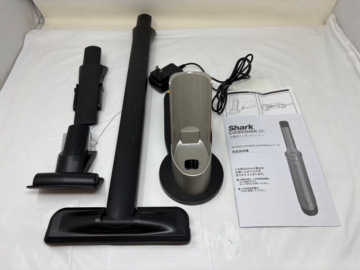 シャーク☆ハンディクリーナー☆WV406JGG☆バッテリー新品と大差なし