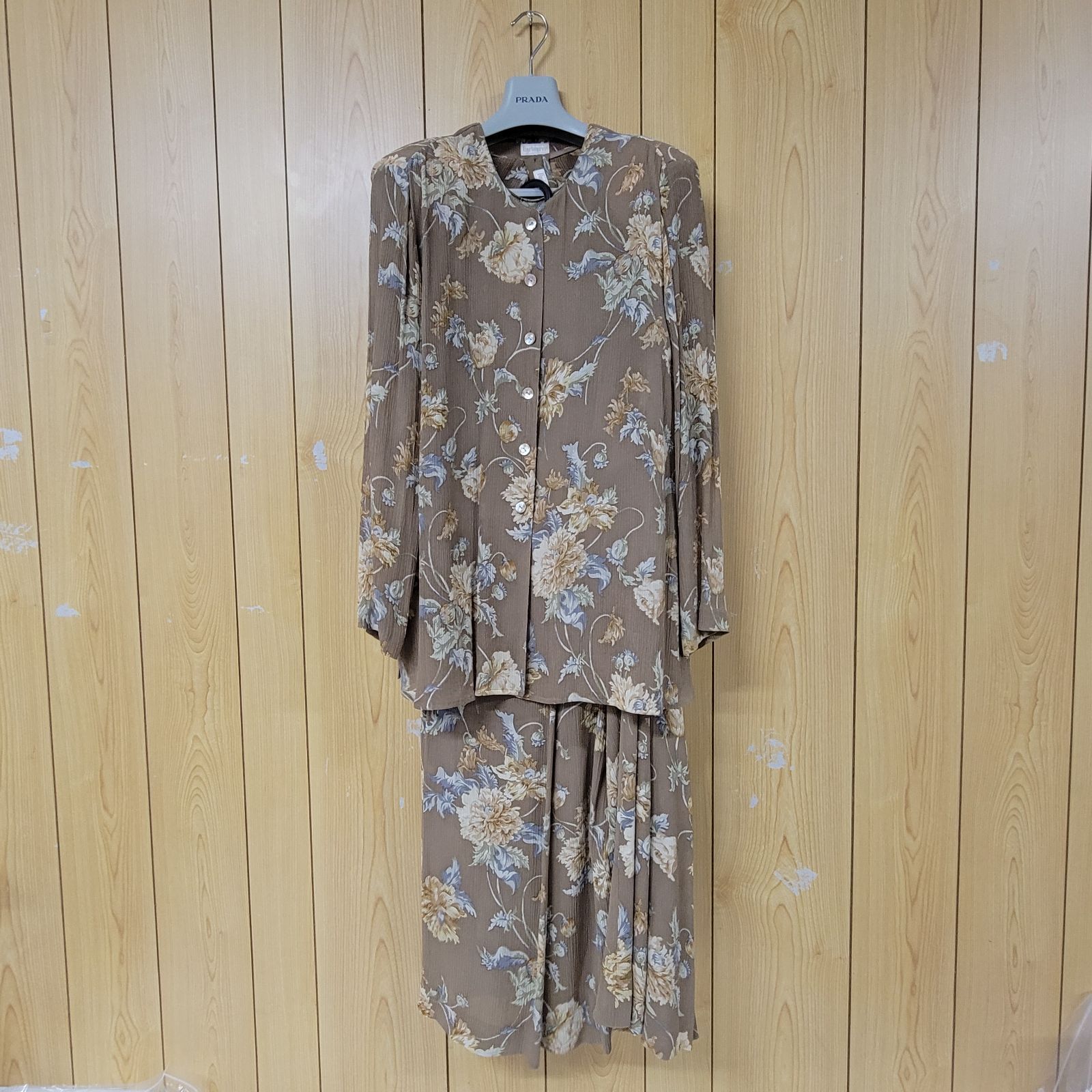 30 バーバリー Burberrys 花柄 シルク セットアップ スカート - メルカリ