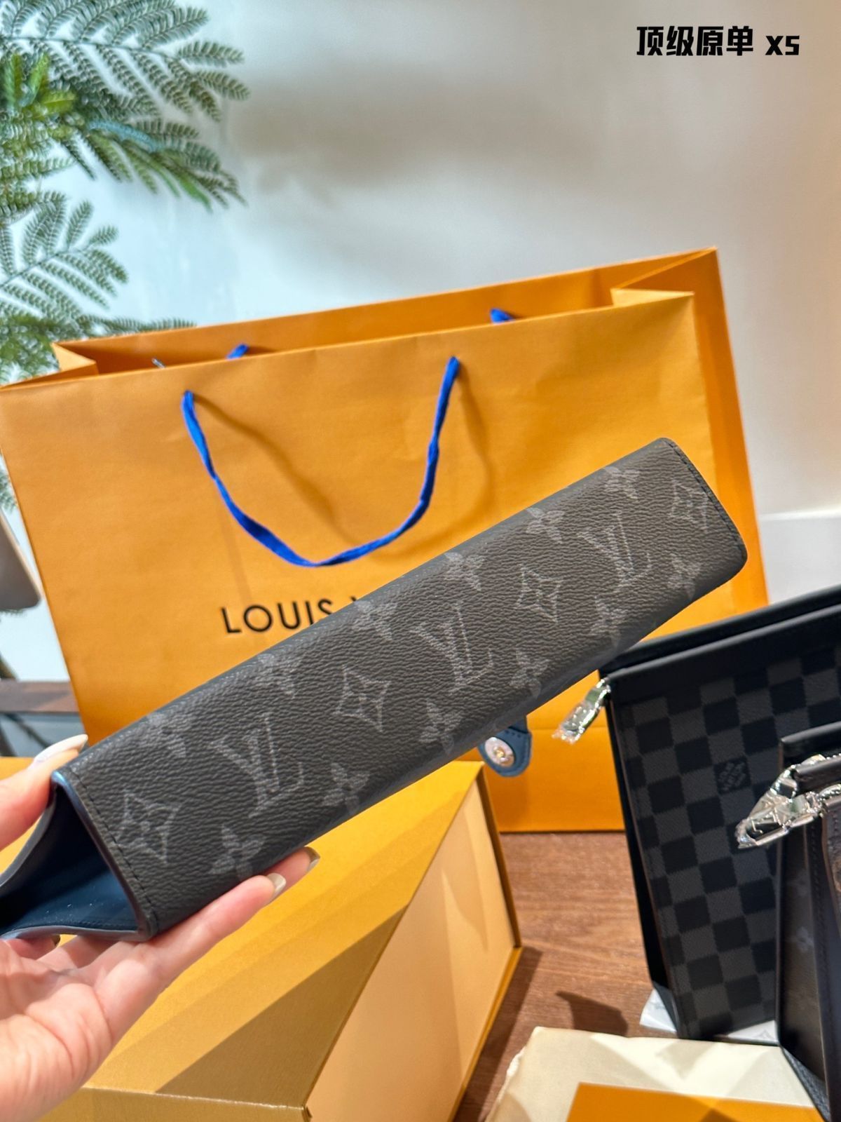 今日特価】LV Toiletry Pouch Monogram Wash Bag - ルイヴィトン