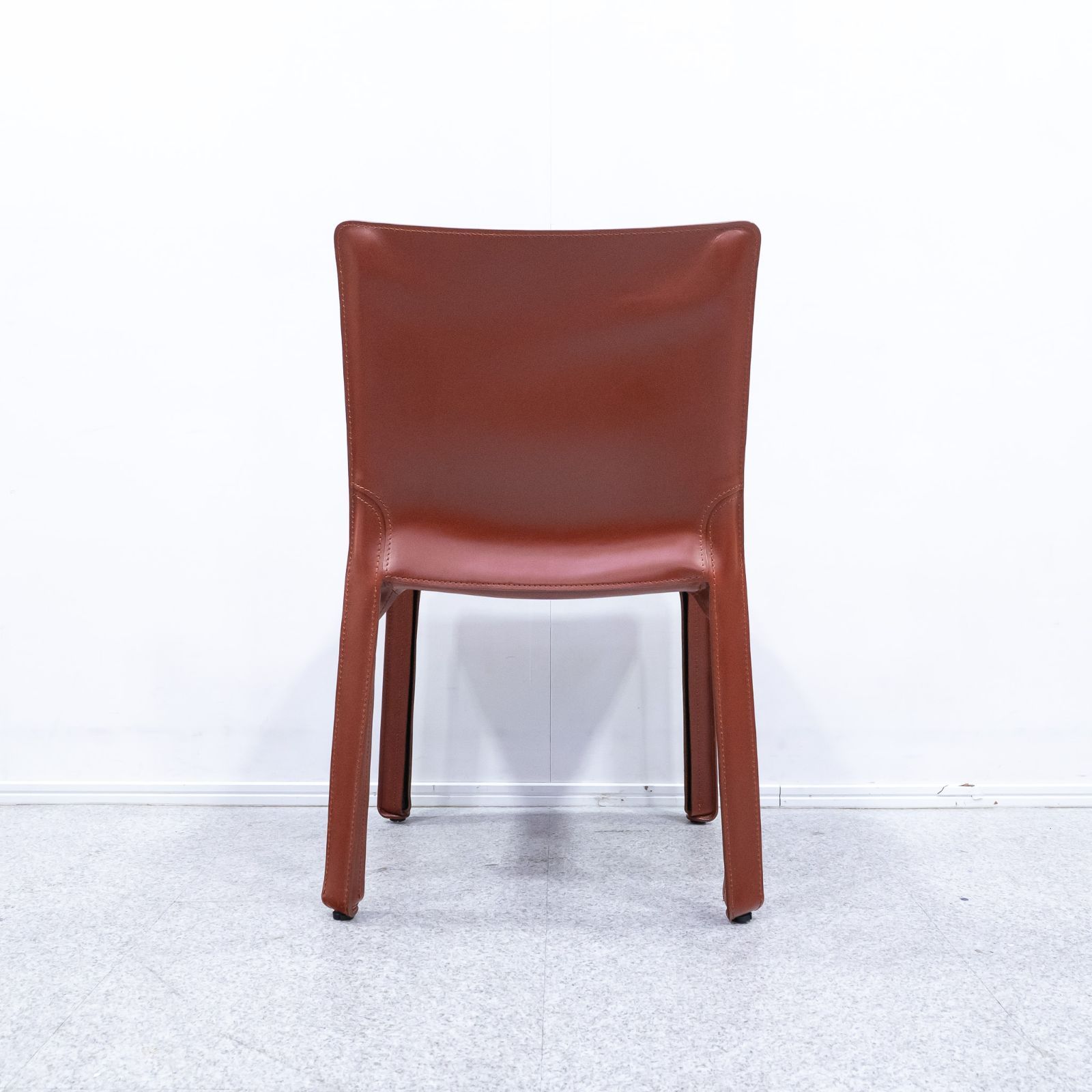 中古品】Cassina カッシーナ 412 CAB キャブ アームレス 中古品】Cassina カッシーナ 412 CAB キャブ アームレス