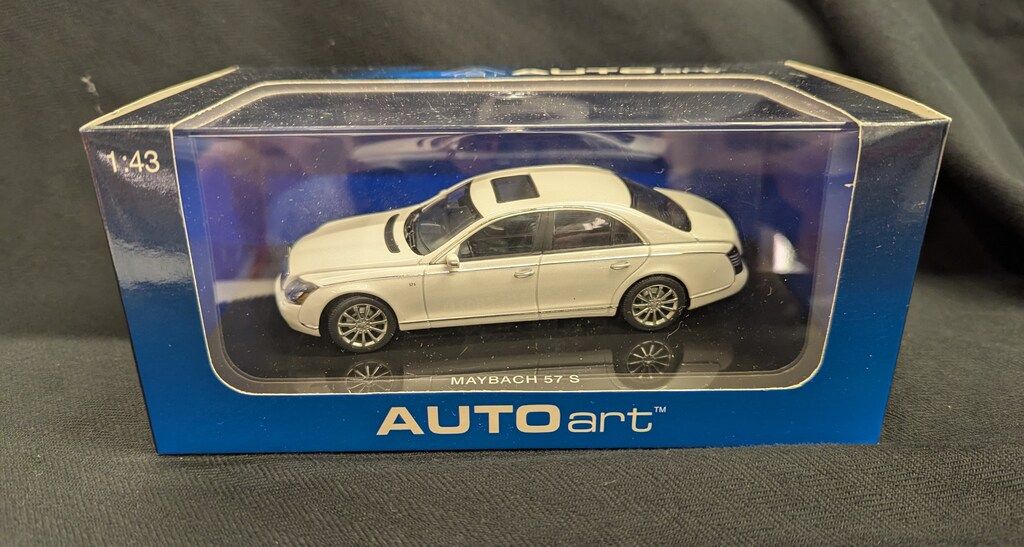 オートアート 1/43 マイバッハ 57 S 2005 ホワイト AUTOart 1/43 MAYBACH 57 S 2005 White 56157 - メルカリ