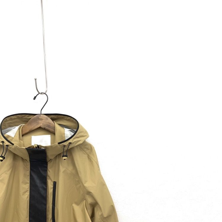 Mame Kurogouchi マメクロゴウチ Water Repellent Nylon Hooded Coat ...