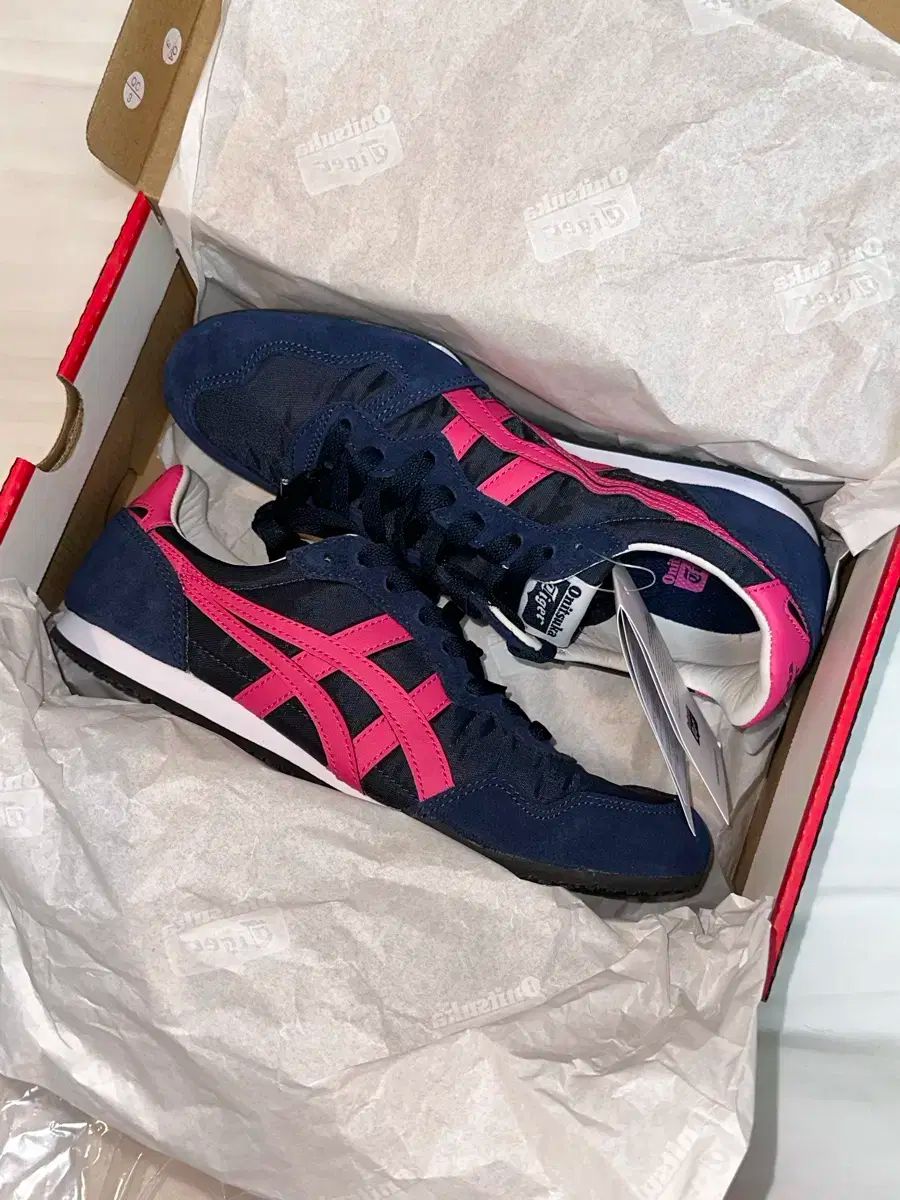 ●【美品】オニツカタイガー セラーノ ピンク ネイビー スエード 春先オススメ onitsuka tiger(オニツカタイガー) タイガー セラーノ ネイビー