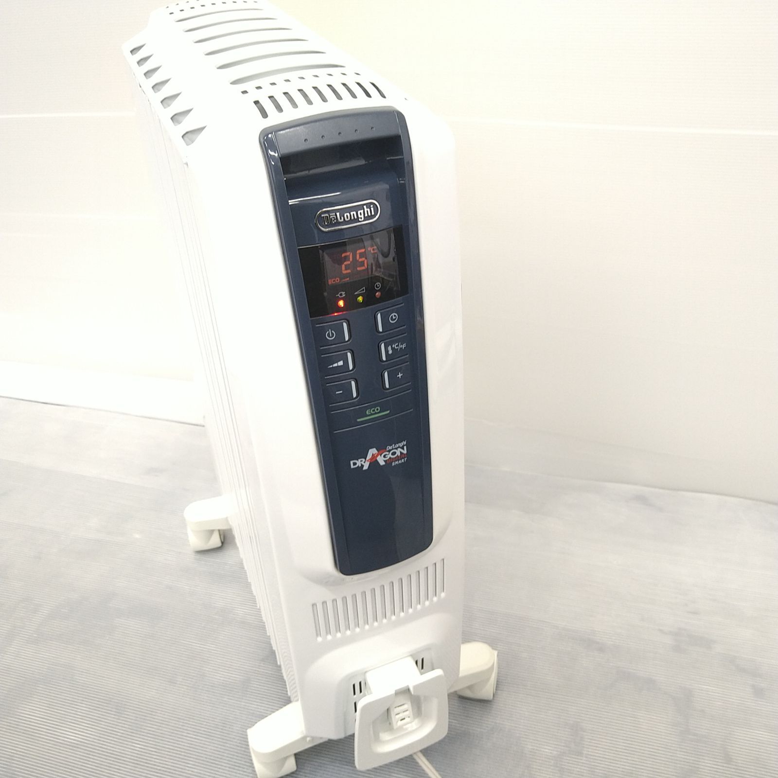 美品 DeLonghi デロンギ オイルヒーター ドラゴン TDDS0712BL Delonghi