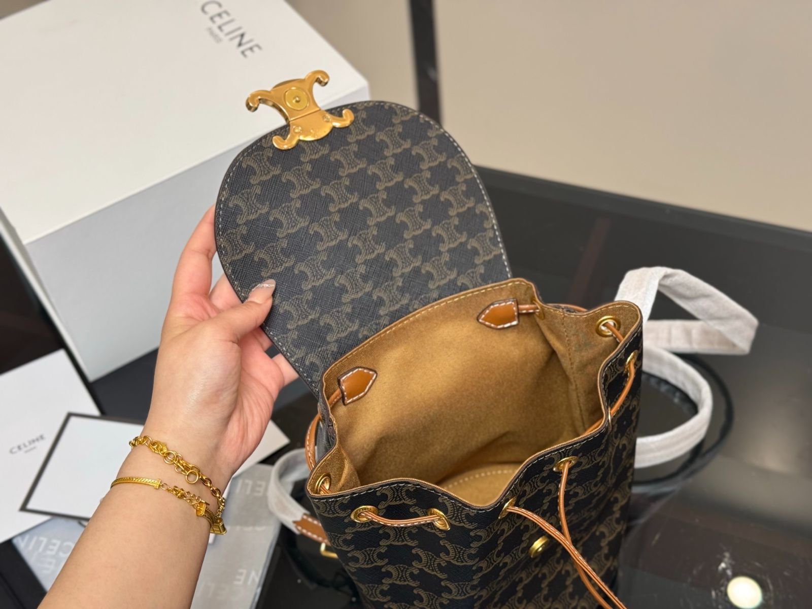 美品》CELINE(セリーヌ)バックパック 美品》CELINE(セリーヌ)バックパック