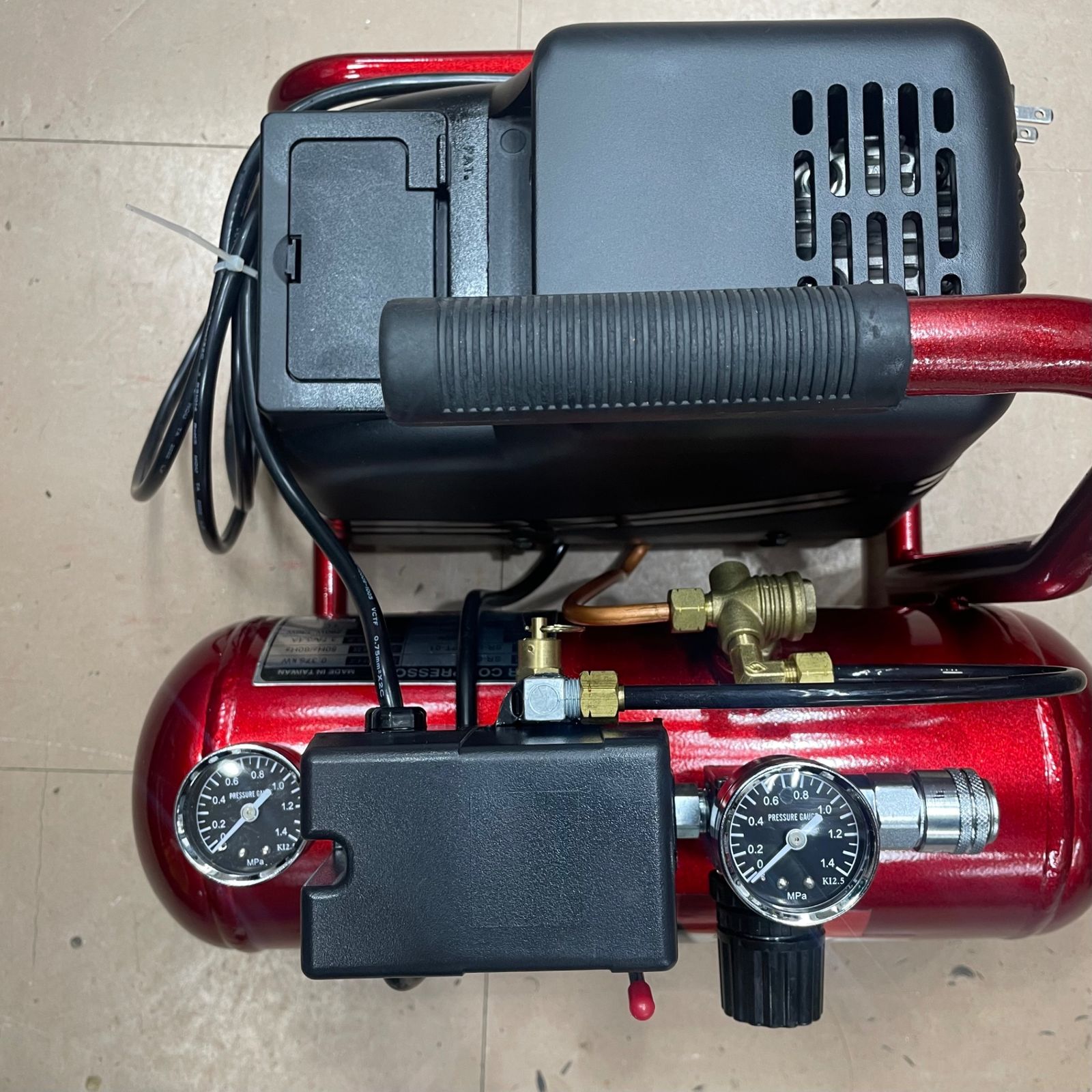 オイルレス エアーコンプレッサー SR-045 タンク容量 もたらさ 4L