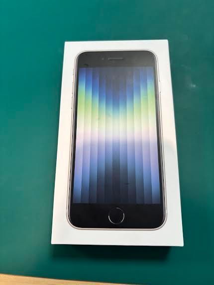 Aランク iPhone SE3 ホワイト64GB